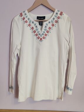 Denim & Co. White Cotton Long Sleeve Top Blouse, Red & Blue Embroidered, size M